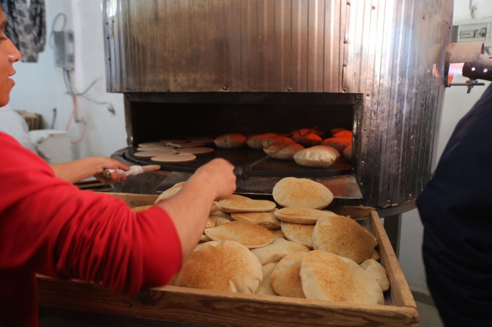 الخبز اليومي الساخن