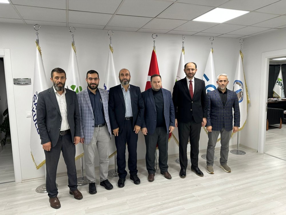 Genel Başkanımız Dr. Celaleddin Duran ile birlikte Ankara’da Veren El Derneği genel merkezine ziyarette bulunduk.