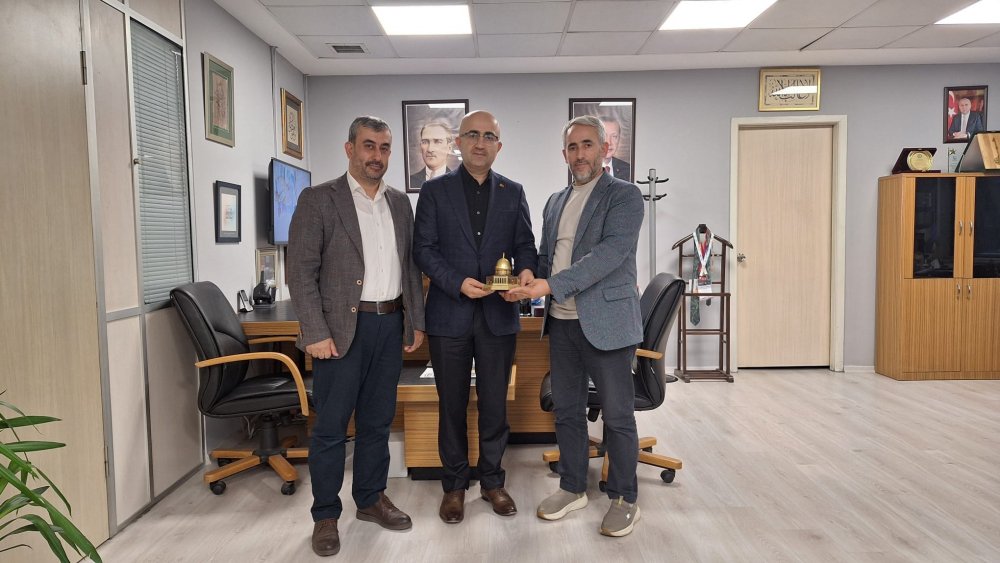 Fatih Belediye Başkan Yardımcısı Sayın Mahmut Ekşi’yi makamında ziyaret ettik